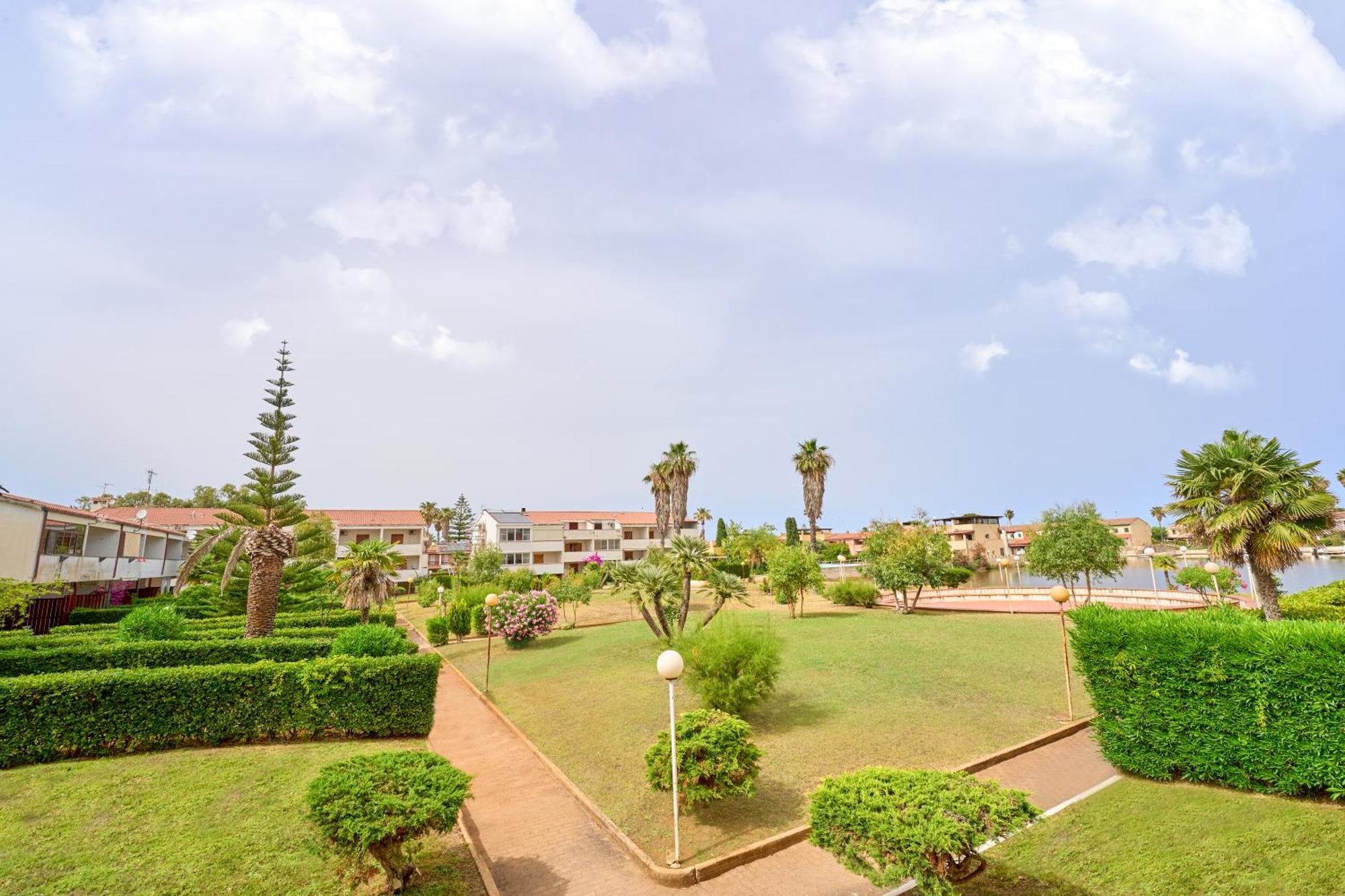 Casa Vacanze Lux By White Aparthotel I Casoni Εξωτερικό φωτογραφία